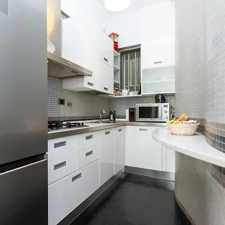 Little Oleandra - トリノ